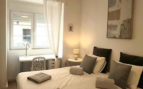 Alm- Spacious. Sunny. Patio. Quiet Area. Fast Wifi